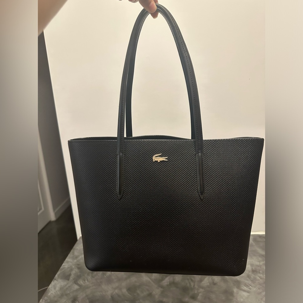 LACOSTE SAC CABAS CHANTACO EN CUIR PIQUÉ + PORTEFEUILLE - Picture 2 of 12